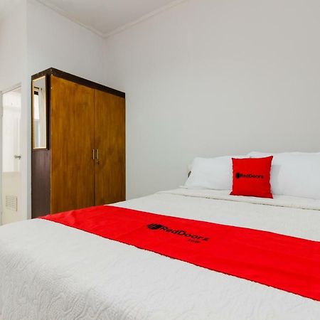 ג'קרטה Reddoorz Syariah Near Pondok Indah Mall 3 מראה חיצוני תמונה