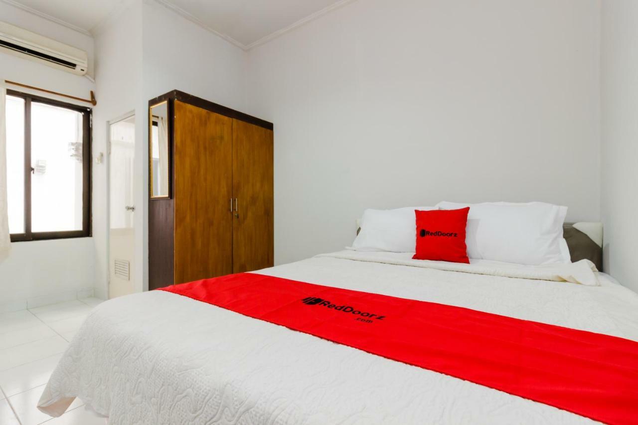 ג'קרטה Reddoorz Syariah Near Pondok Indah Mall 3 מראה חיצוני תמונה